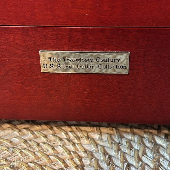 Bradford 2008 Twentieth Century US Silver Dollar Collection Wood Storage Box - Picture 4 of 8